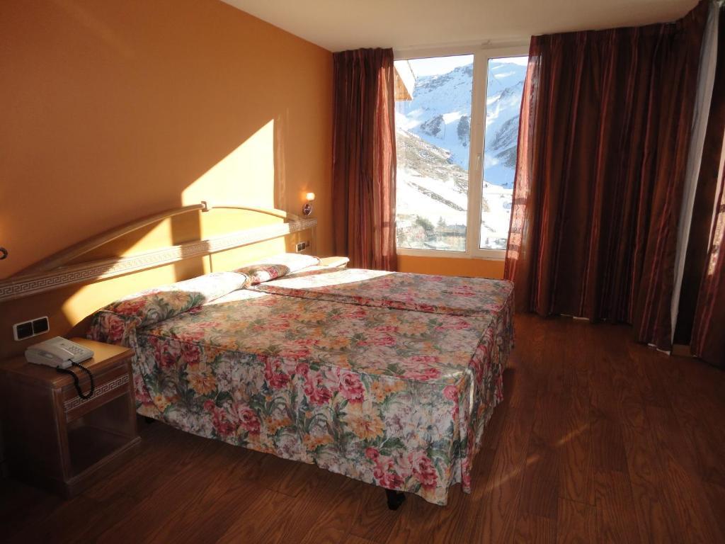 سْييرا نيفادا Hotel Reino Nevado الغرفة الصورة